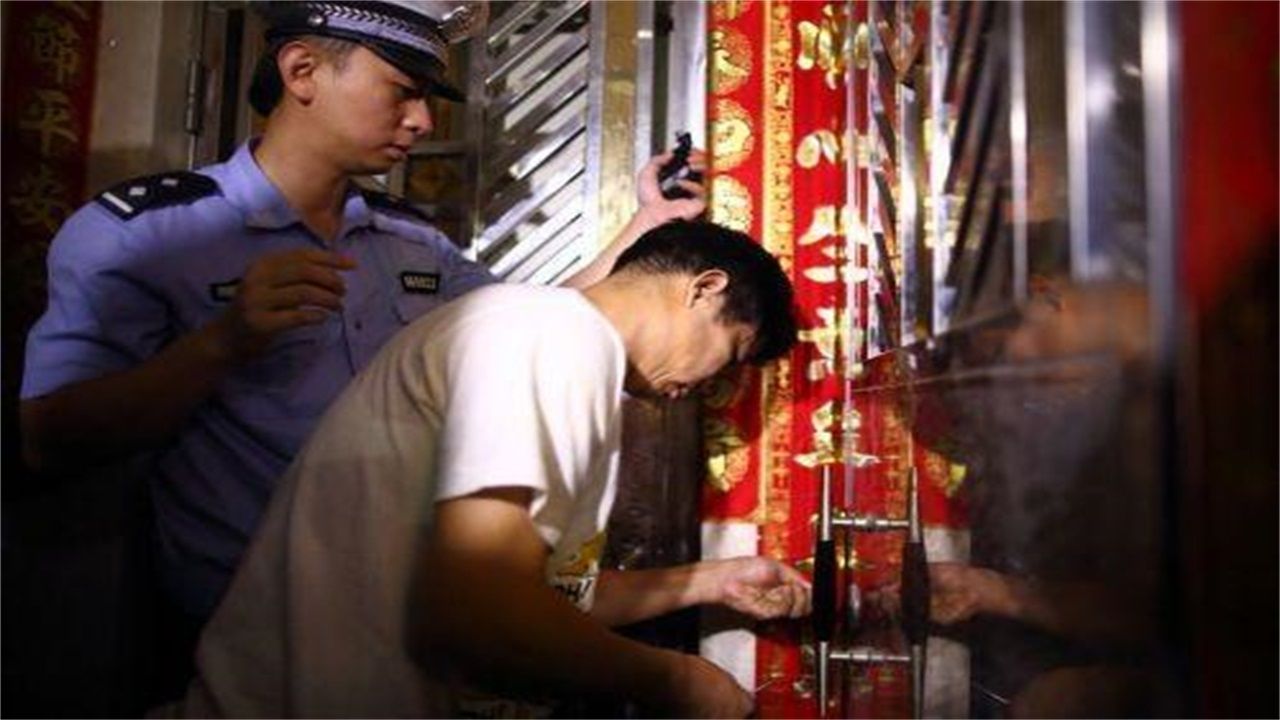 韶关请开锁师傅开了锁后，师傅为什么一般都不进门，就算主人请也不进去？